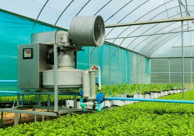 Sistem irigasi dan ventilasi Green House